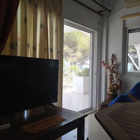Serafim House * Thronion