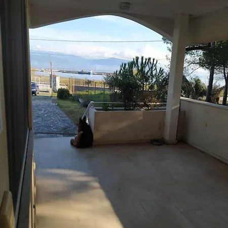 度假居 Serafim House