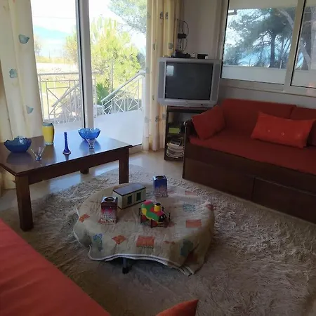 Serafim House Thronion