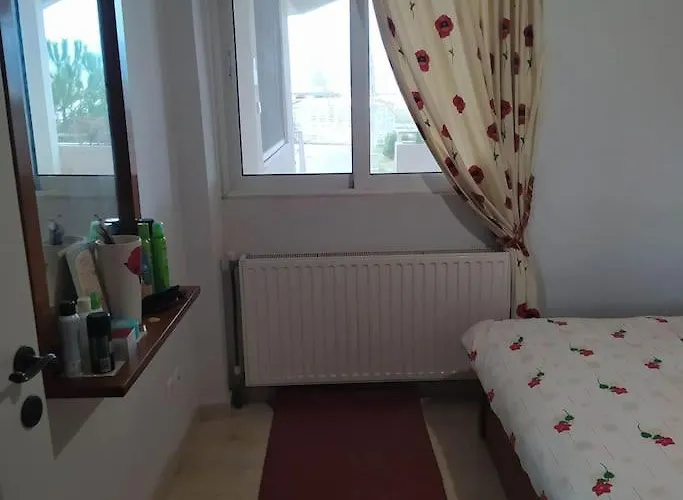 Serafim House