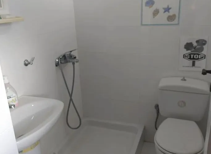 Holiday home Serafim House Thronion